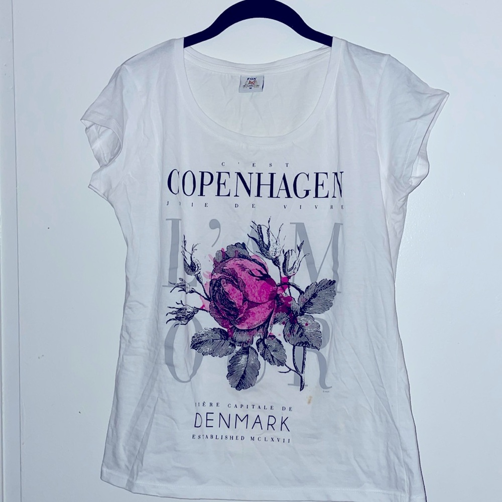 Copenhagen T-shirt Women size Medium, never worn